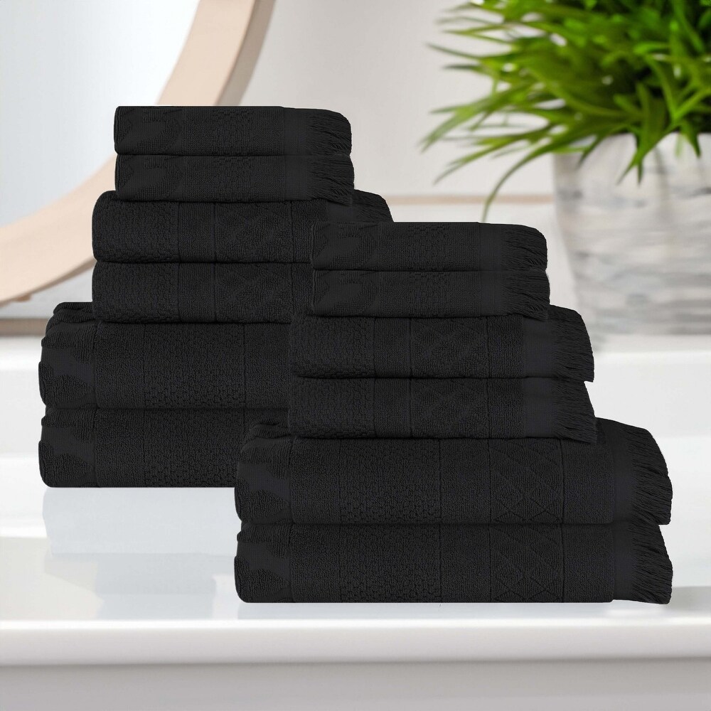 Black geometric towels 2025