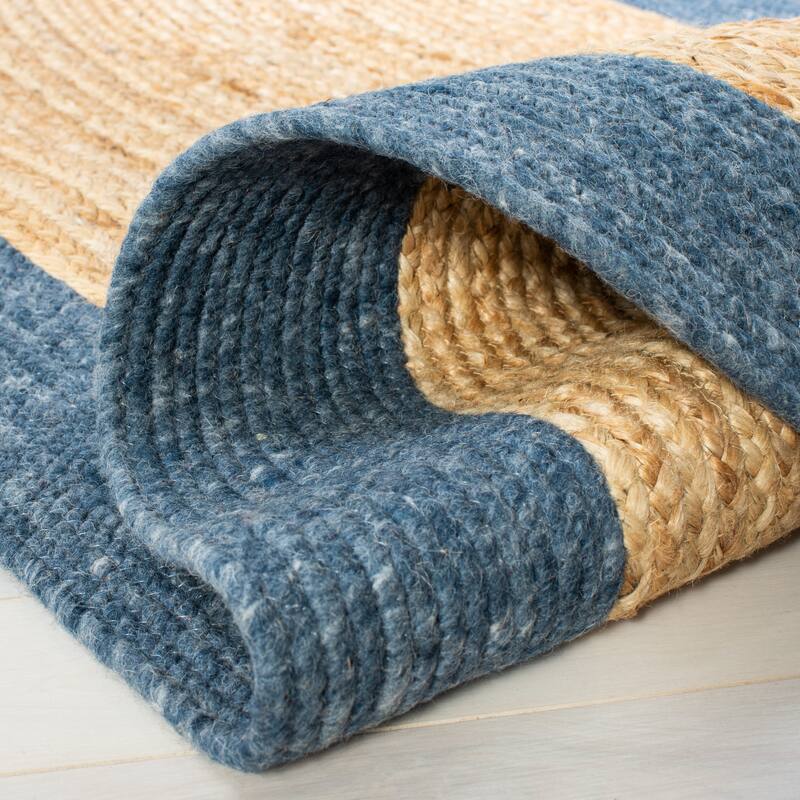 SAFAVIEH Handmade Braided Hvonn Jute Rug