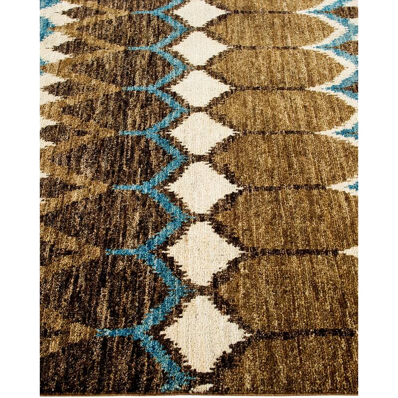 Overton Hand Knotted Wool Vintage Inspired Modern Contemporary Modern Green Area Rug - 4' 0" x 6' 1"
