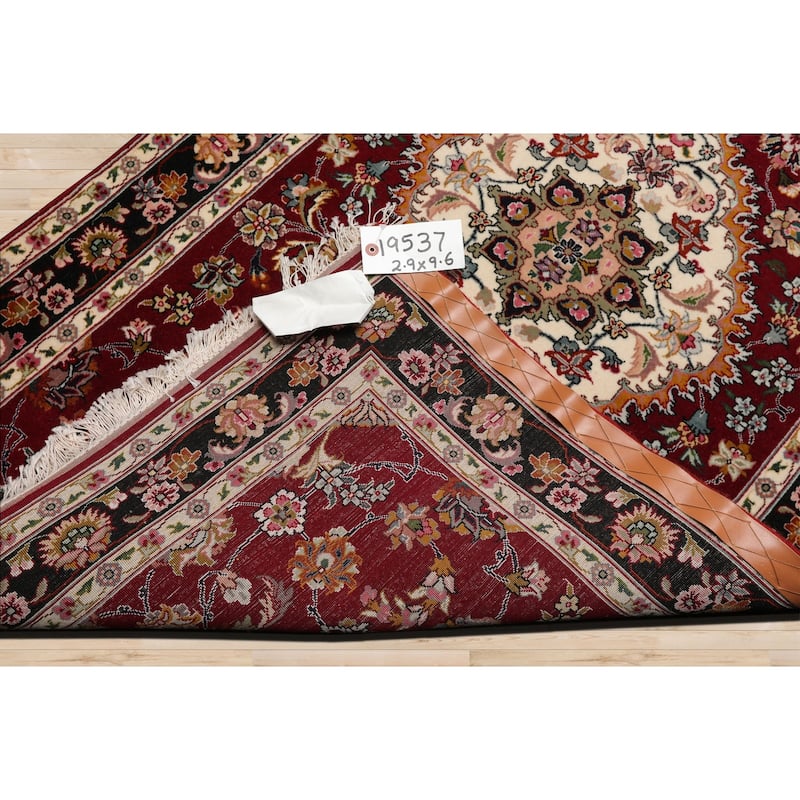 2'9''x9'6'' Runner Hand Knotted Wool Burgundy Traditional 300 KPSI Rug - 2' 9'' x 9' 6''