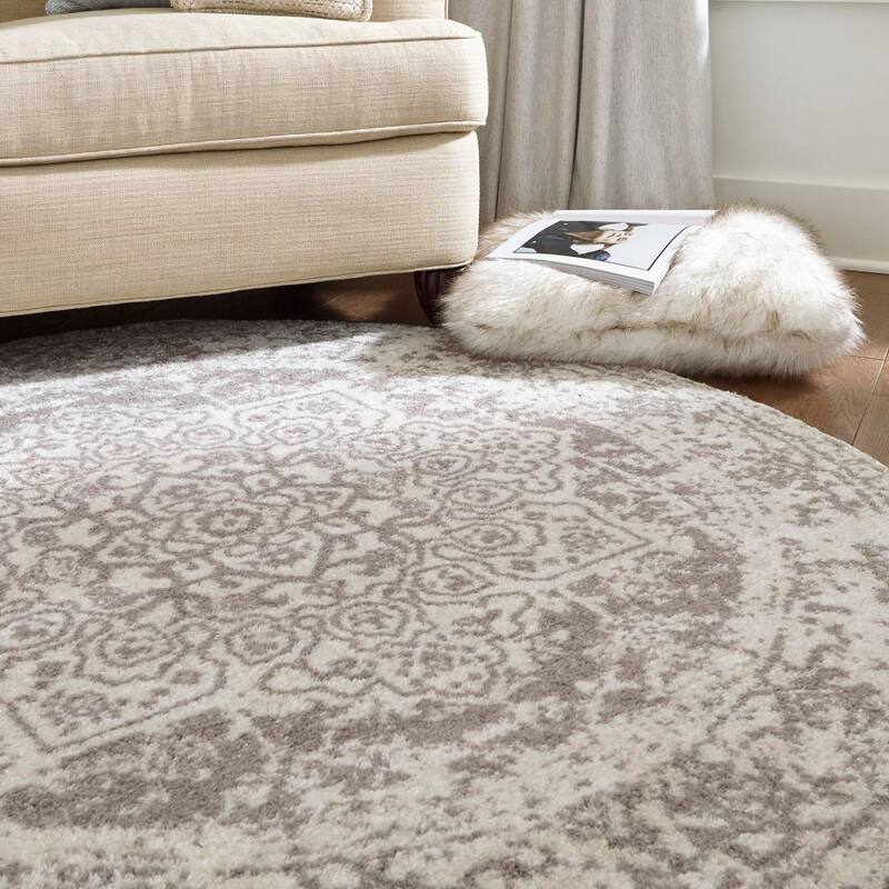 Traditional Brenda Collection Area Rug