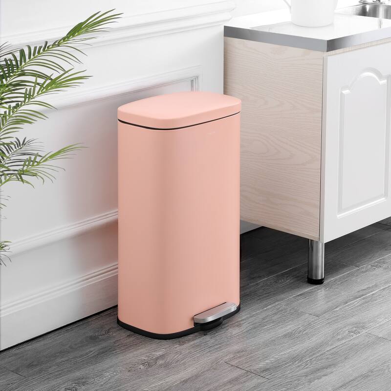 happimess Curtis 8-Gallon Step-Open Trash Can
