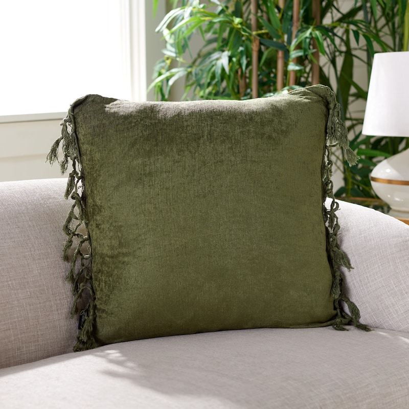 SAFAVIEH Manaila Boho Fringe Tassel 18-inch Decorative Throw Pillow - Dark Green - 18Wx18L