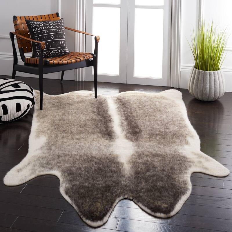 SAFAVIEH Faux Cow Hide Ngan Animal Rug - 6' x 8' - Grey/Ivory