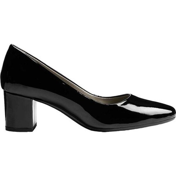 aerosoles black patent pumps