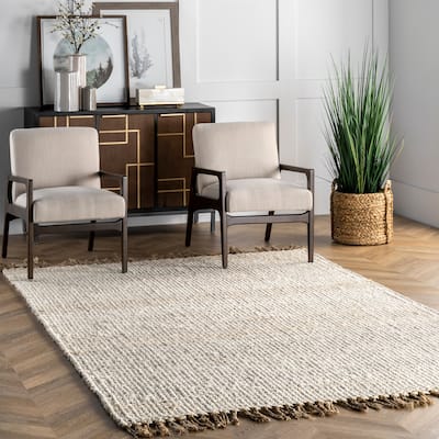 Nuloom Handmade Benavides Tassel Area Rug