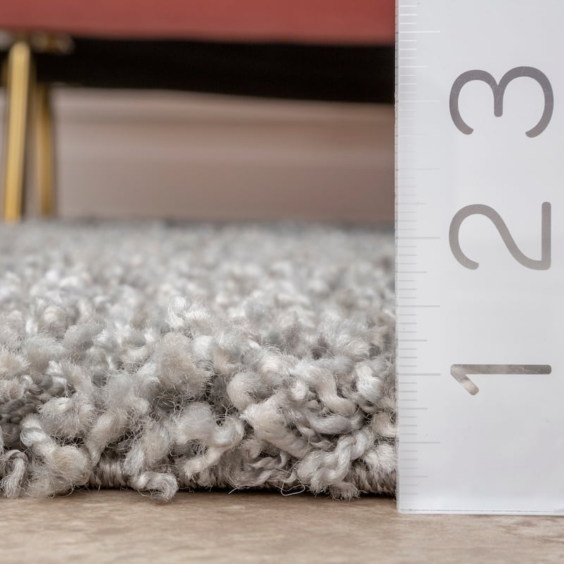 Nuloom Gwenyth Solid Shag Area Rug