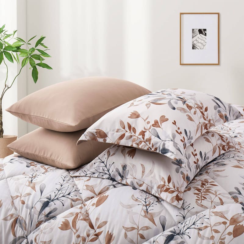 All Season Floral Printed Reversible 7-Piece Bed in a Bag With Sheet Set