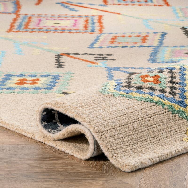 Nuloom Hand Tufted Wool Moroccan Triangle Rug