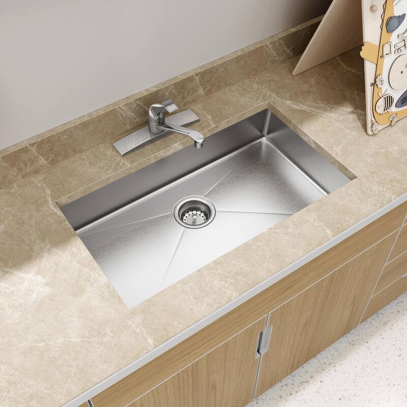 PROFLO PFXCM1M7200 Cliffmont 1.5 GPM Single Hole Kitchen Faucet