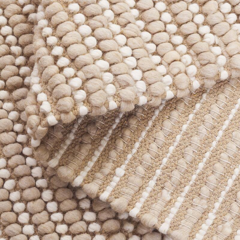 SAFAVIEH Handmade Natura Klodjana Wool Rug