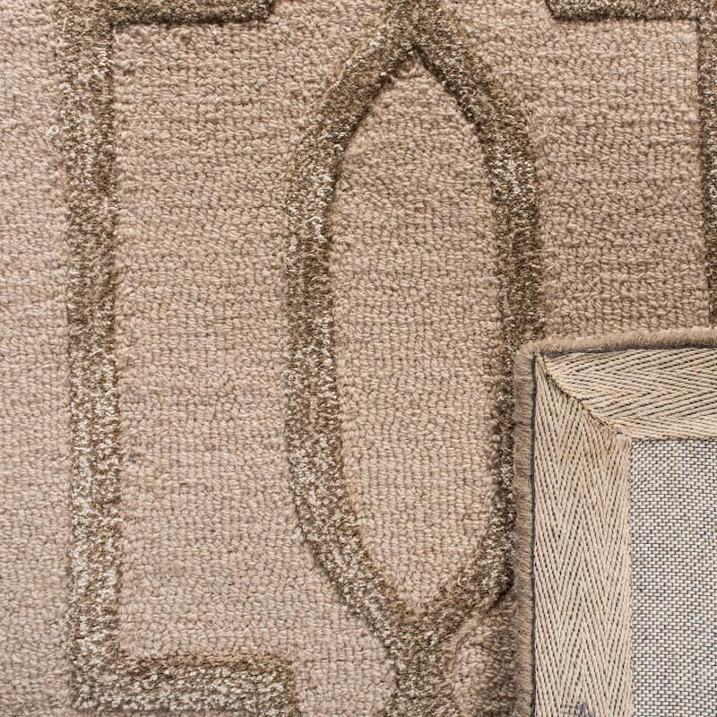 SAFAVIEH Handmade Bella Sakurako Modern Floral Wool Rug
