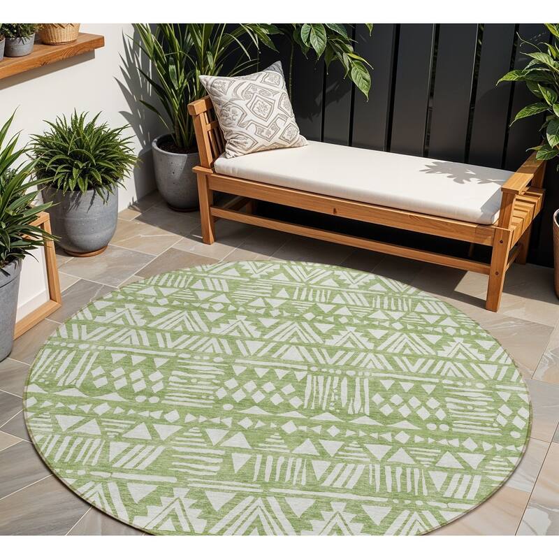 HomeRoots Southwestern Transitional Rectangle Outdoor Rug - 8' Round