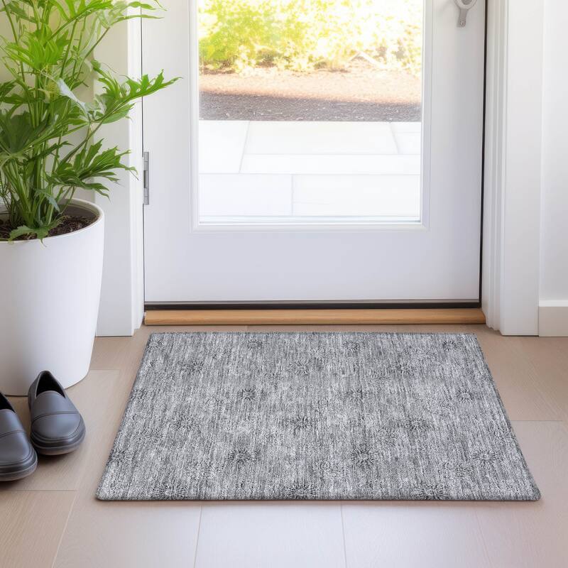 Machine Washable Indoor/ Outdoor Chantille Floral Burst Rug