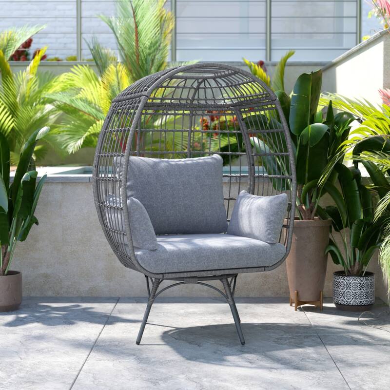 Commercial Indoor/Outdoor Wicker Swivel Lounge Chair with 4 Cushions
