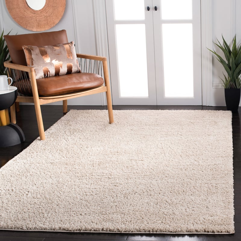 SAFAVIEH August Shag Mevlude Solid 1.25-inch Thick Rug - 4' x 6' - Beige