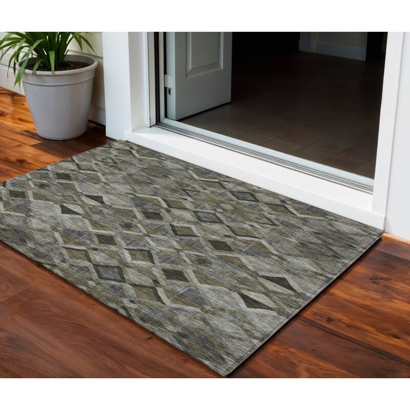 HomeRoots Geometric Transitional Rectangle Outdoor Rug - 3' x 5'
