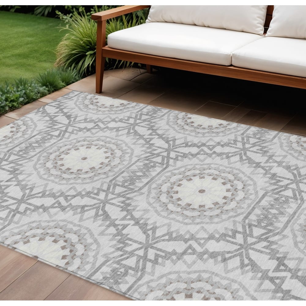HomeRoots Floral Medallion Transitional Rectangle Outdoor Rug