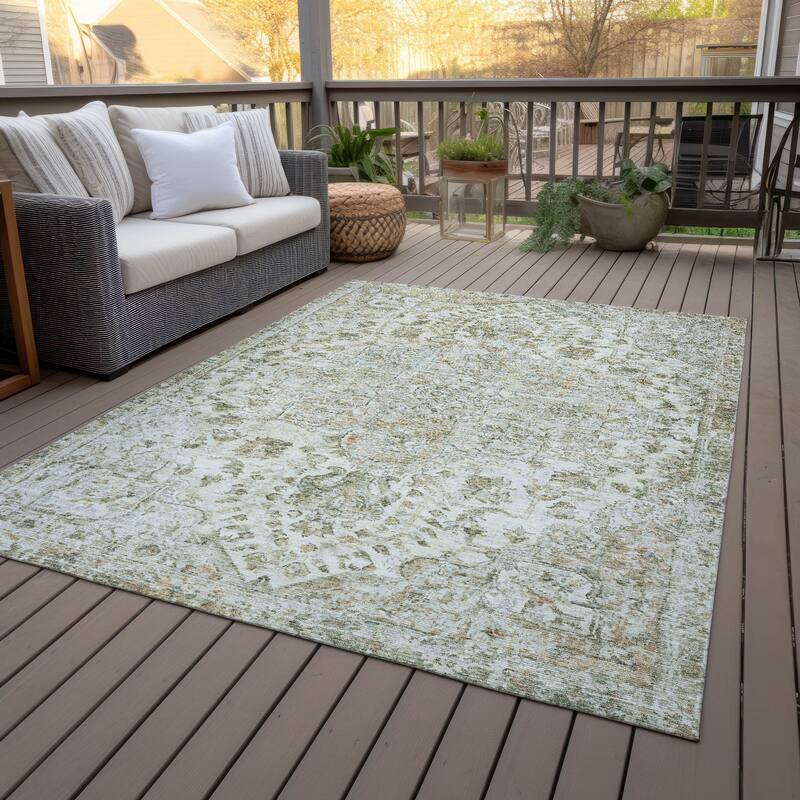 Machine Washable Indoor/Outdoor Traditional Chantille Rug