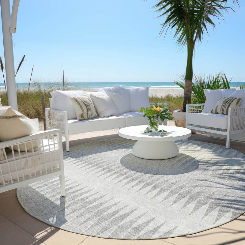 Machine Washable Indoor/ Outdoor Chantille Contemporary Geo Rug - Silver - 8' x 8'