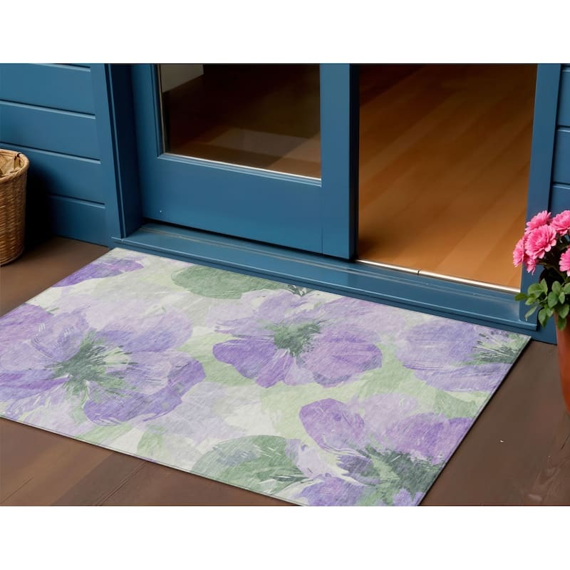 HomeRoots Floral Transitional Rectangle Outdoor Rug - 3' x 5'