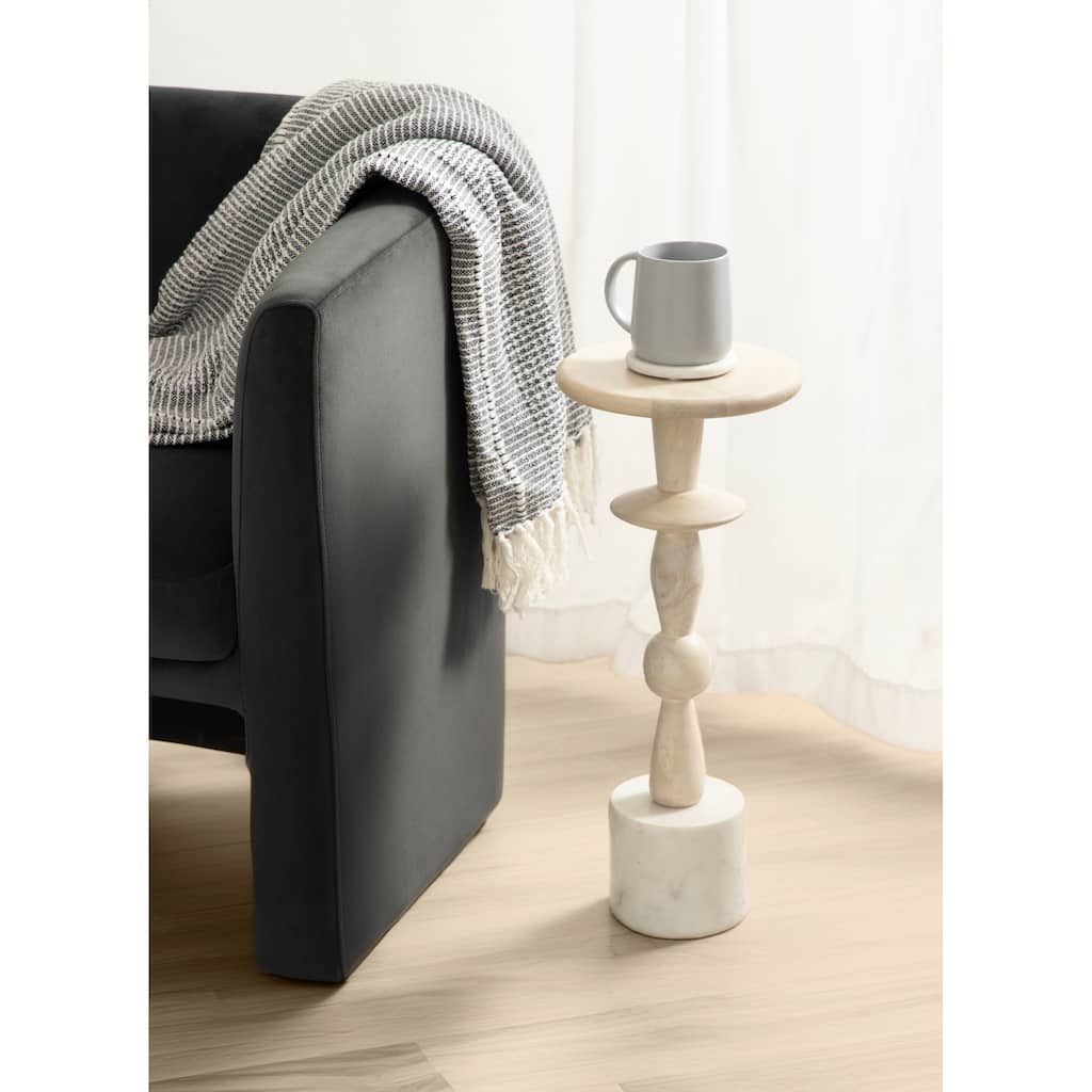 Kate and Laurel Avenal Drink Table