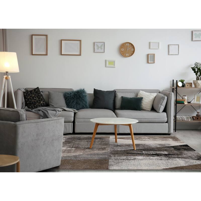 Brookfield Collection - Cream/Brown/Grey Distressed Triangles Rug