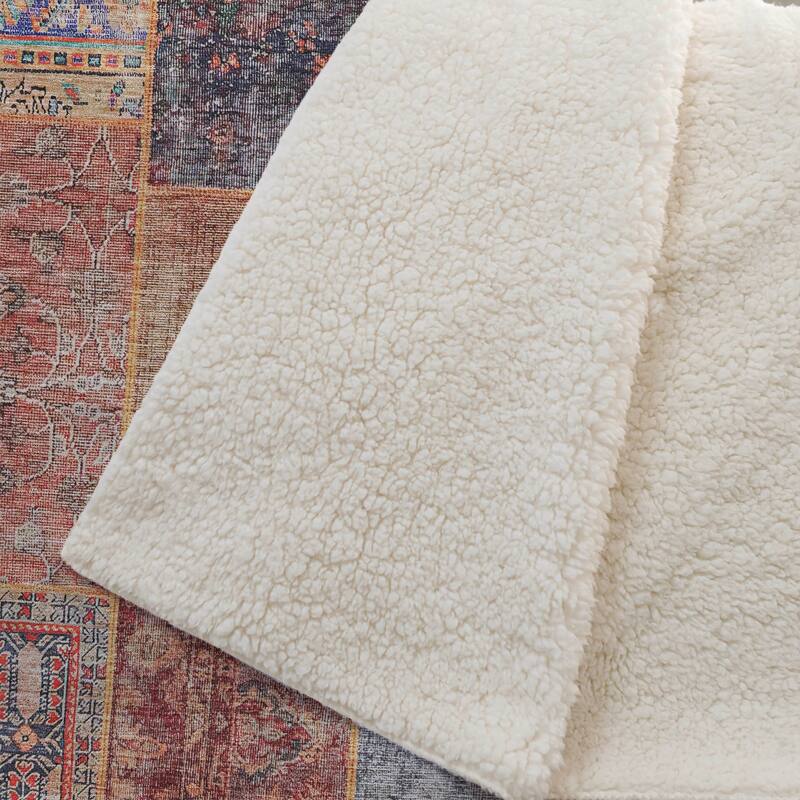 Premium Machine Washable Traditional Patchwork Sherpa Throw Blanket