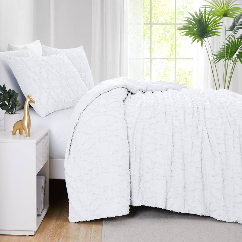 Stella Clipped Jacquard Comforter Set - White - King - Cal King