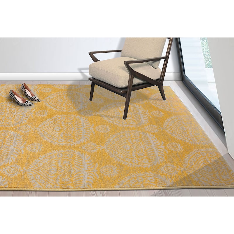 Gold Polypropylene Gabi Traditional Area Rug