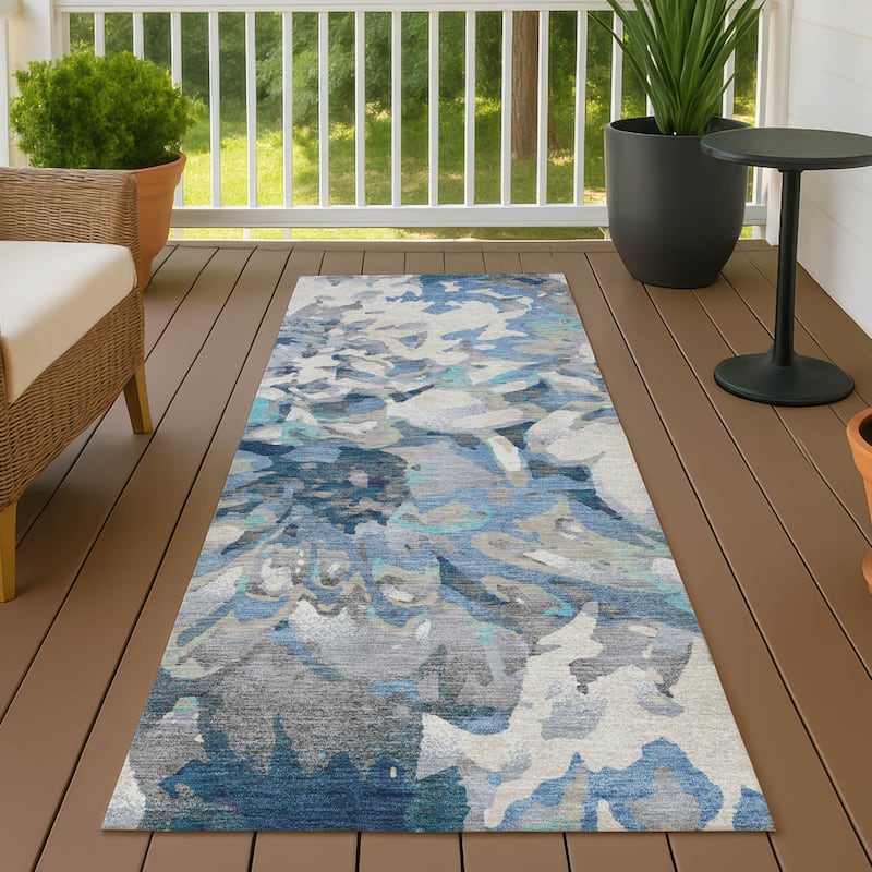 Machine Washable Indoor/ Outdoor Abstract Floral Chantille Rug - Denim - 2'3" x 7'6"