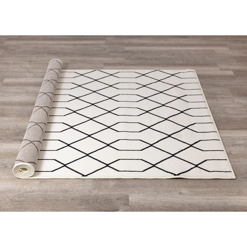 Florence Collection - Cream/Black Modern Lattice Rug - 4'7" x 6'7"