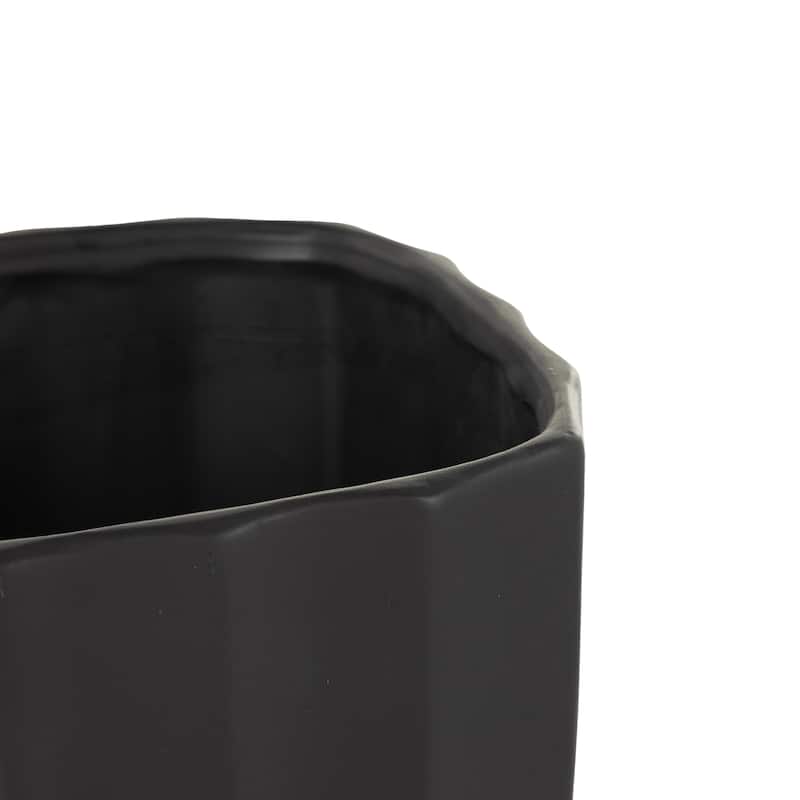 Ceramic Ribbed Indoor Outdoor Planter with Attached Saucer - Set of 3 Black or White - Roche River Decor