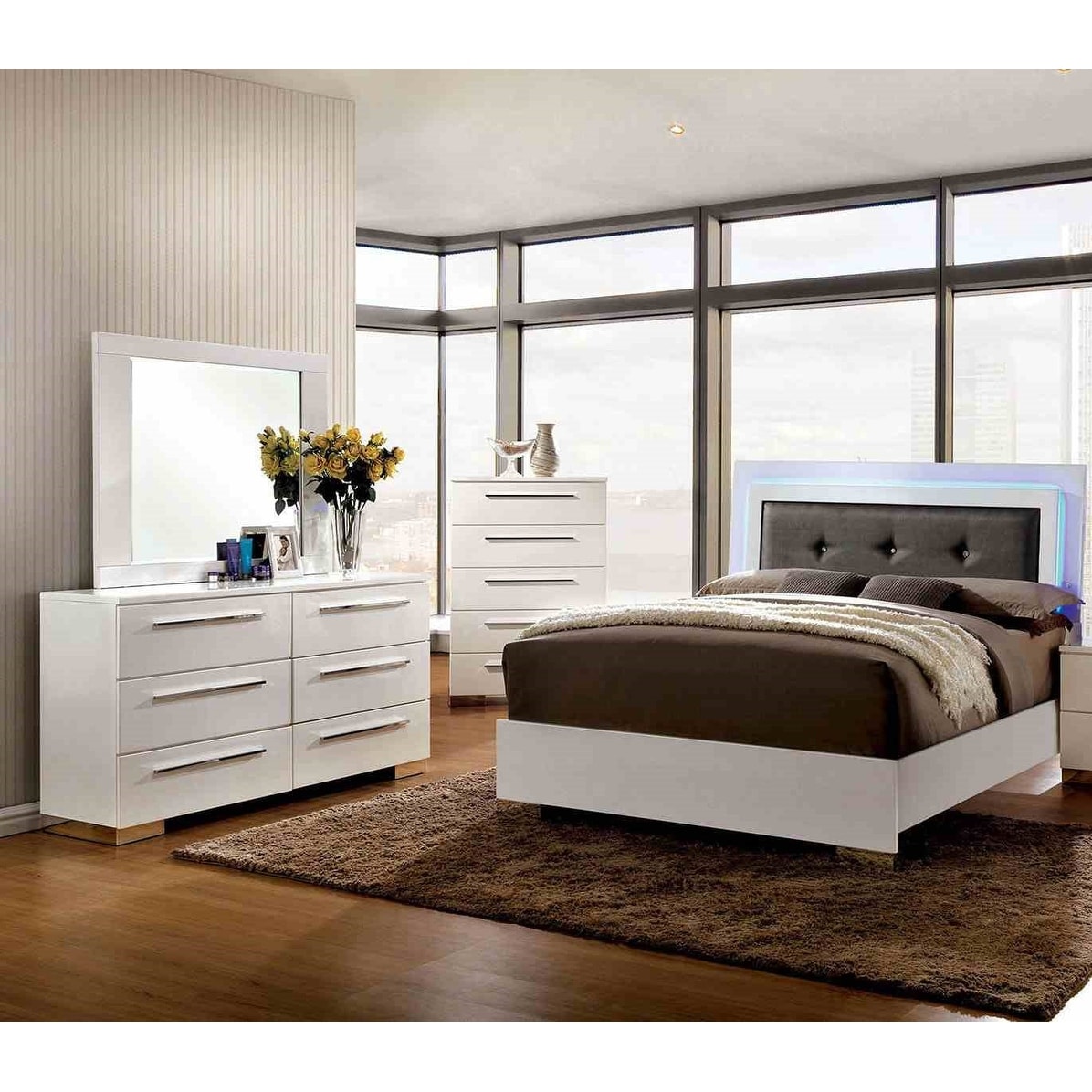 4pc White Finish Bed Dresser Mirror Chest Bedroom Set