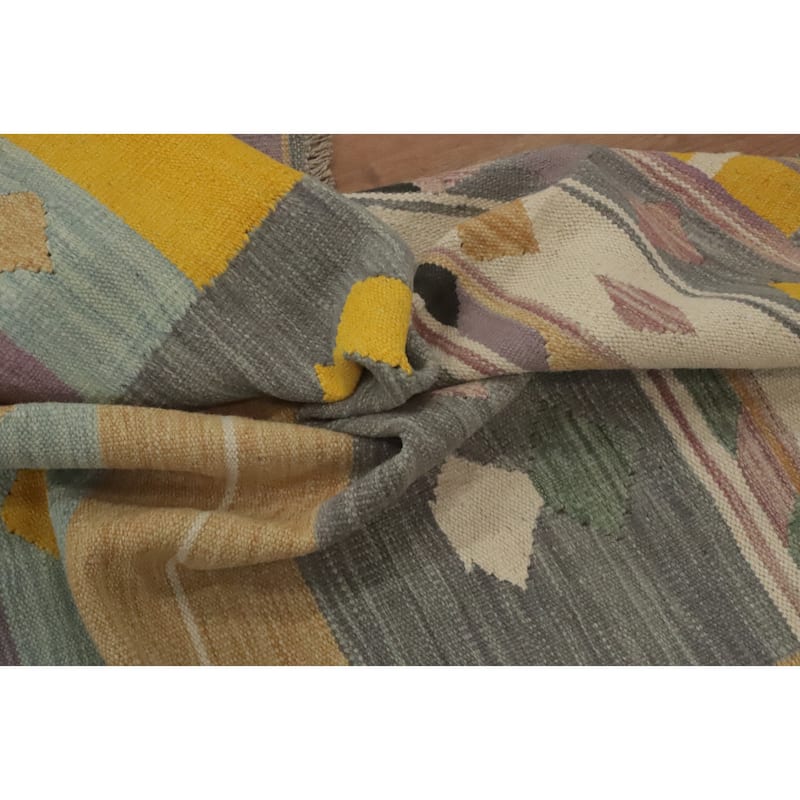 Hand Woven Southwestern Wool Multi-Colored Geometric Area Rug - 6' 7'' X 4' 8''