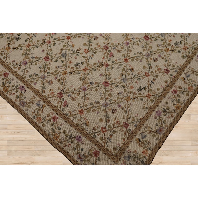 7'8''x10 Hand Woven Wool Ivory Aubusson Needlepoint Classic Floral Rug - 7' 8'' x 10'