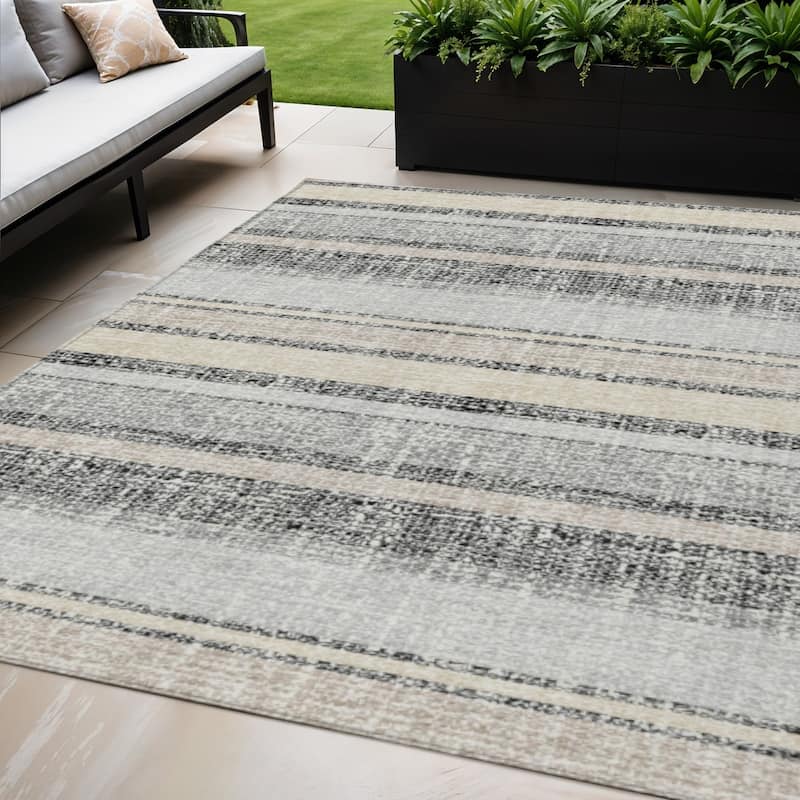 HomeRoots Striped Transitional Rectangle Outdoor Rug - 5' X 8'