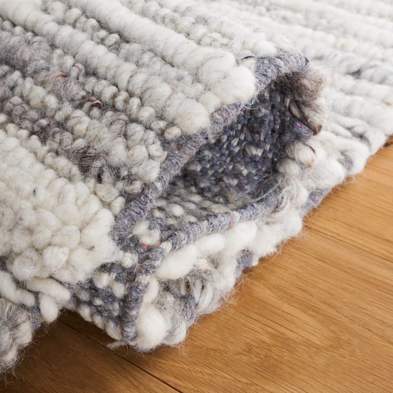 SAFAVIEH Handmade Casablanca Shag Gratianne Stripe Wool Rug