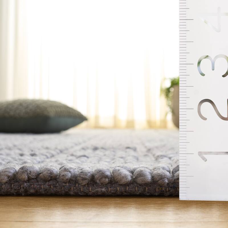 SAFAVIEH Handmade Natura Mysie Raised Textured Wool Blend Rug