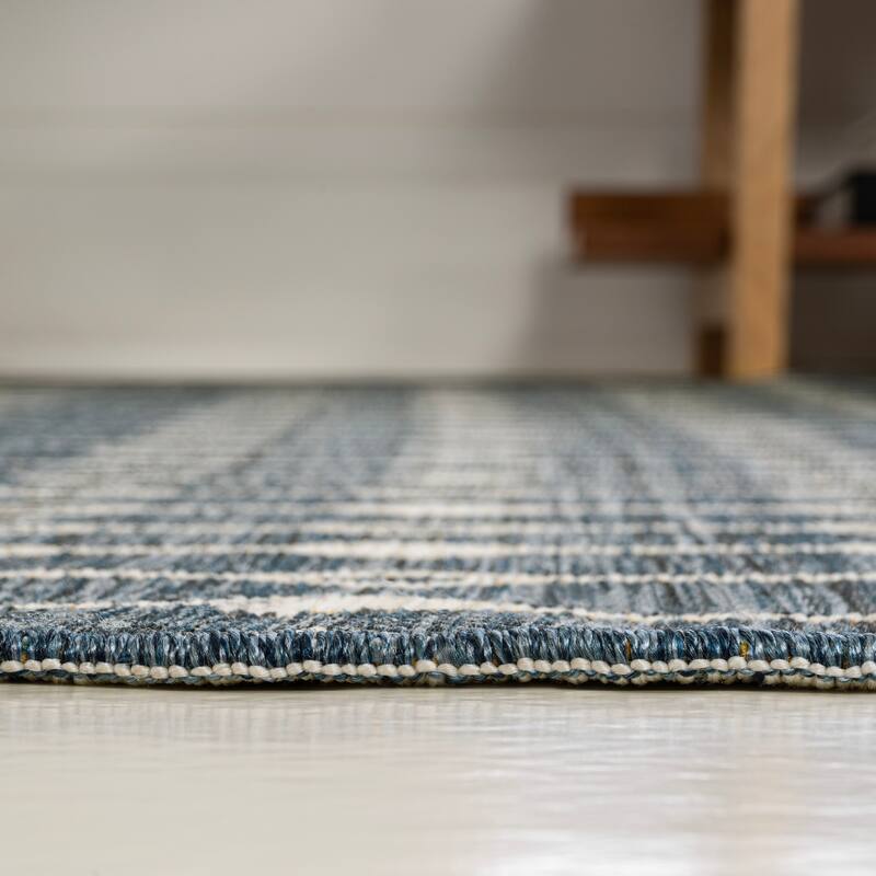 JONATHAN Y Reversible Arielle Modern Geometric Moroccan Machine-Washable Navy/Cream Indoor/Outdoor Area Rug