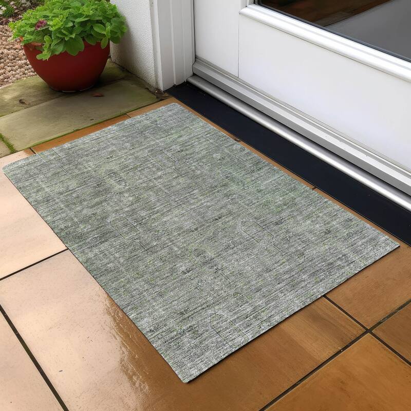Machine Washable Indoor/ Outdoor Chantille Distressed Traditional Rug - Green - 1'8" x 2'6"