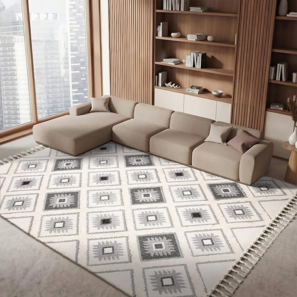 SAFAVIEH Moroccan Tassel Shag Zheljazka 2-inch Thick Rug