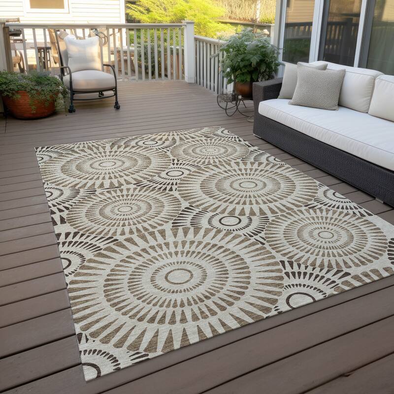 Machine Washable Indoor/ Outdoor Chantille Contemporary Burst Rug - Brown - 5' x 7'6"