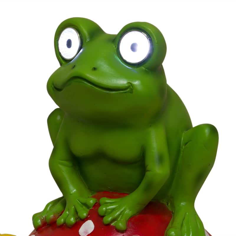 Solar Frog Sitting on Mushroom Statue with LED Lighted Eyes