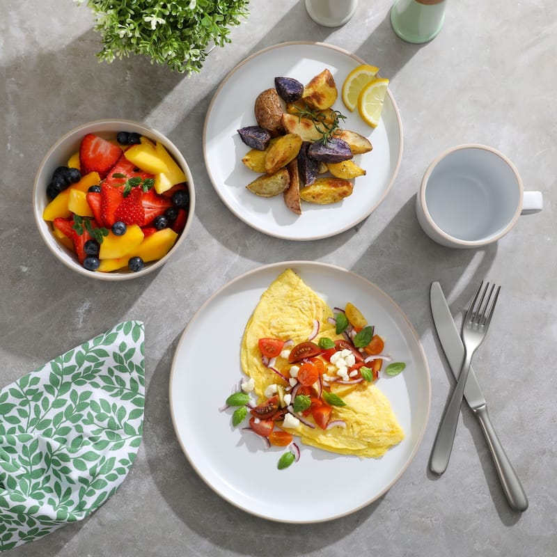 Gibson Home Zuma 16 Piece Stoneware Plates, Bowls, & Mugs Dinnerware Set - Matte White