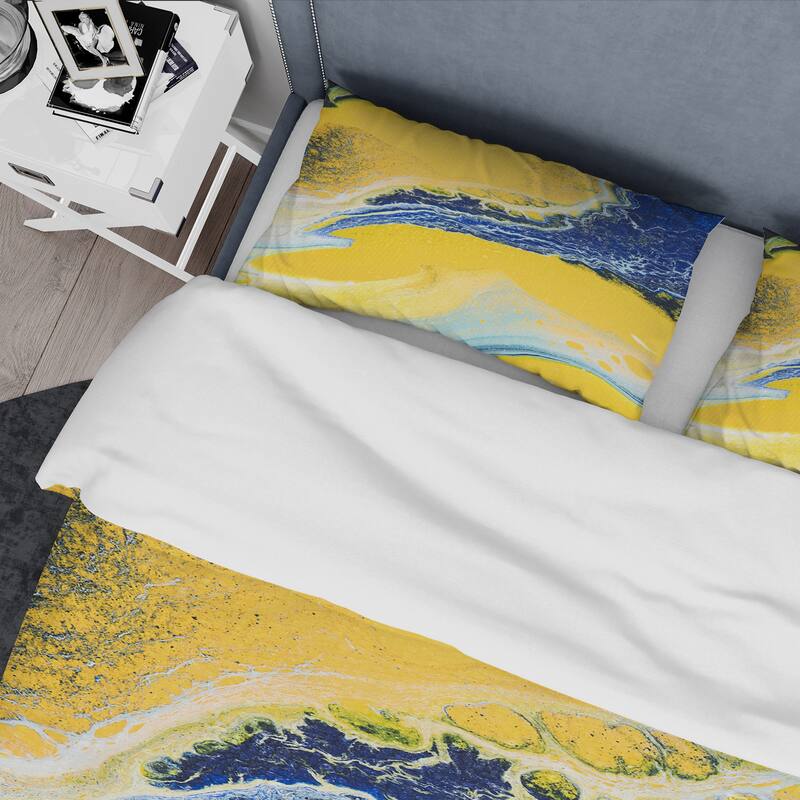 Designart 'Abstract Composition In Yellow and Blue VII' Modern Duvet Cover Set