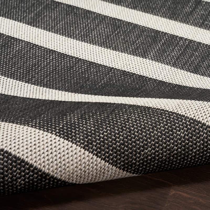 Nourison Selerno Indoor/Outdoor Striped Area Rug. - 5'x7' - Black/Ivory