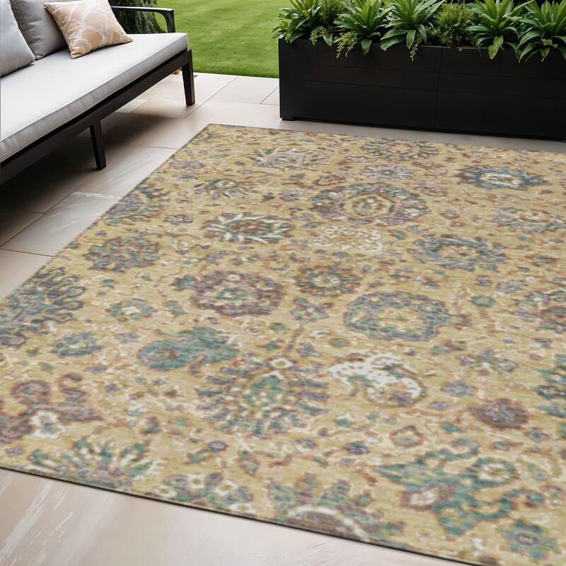 HomeRoots Floral Traditional Rectangle Outdoor Rug - 5' X 8'
