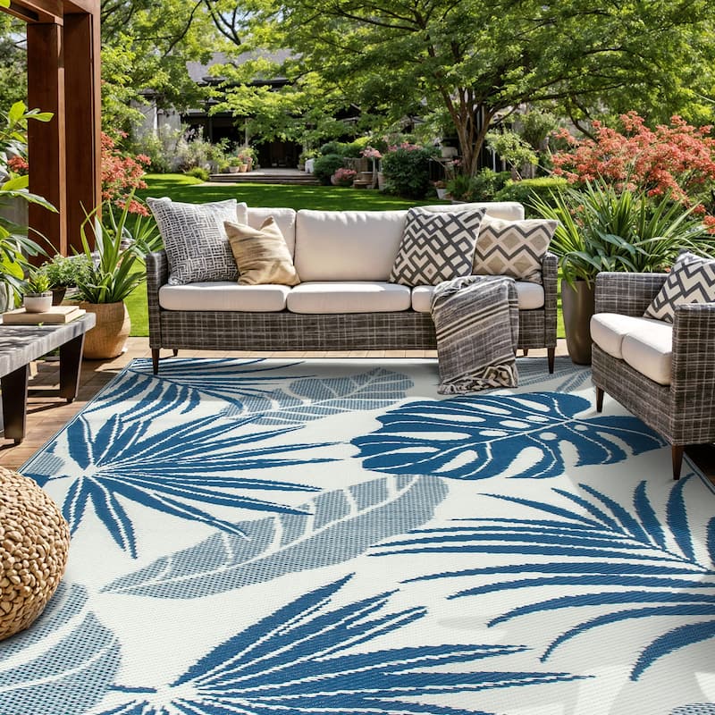 World Rug Gallery Tropical Floral Leaf Reversible Recycled Plastic Outdoor Rugs - 5' X 7'