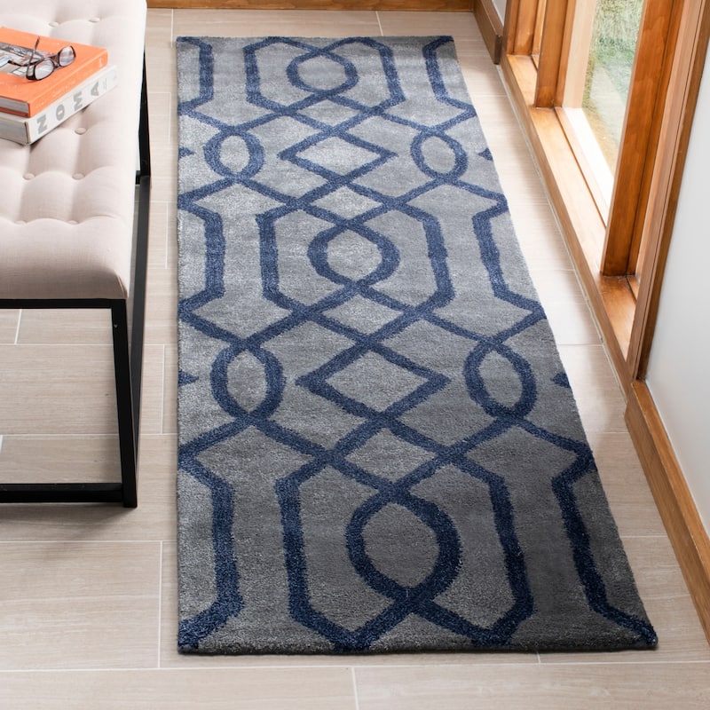 SAFAVIEH Handmade Soho Mallorie Wool/ Viscose Rug - 2'6" x 8' Runner - Grey/Dark Blue